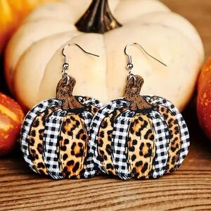 Handmade faux leather pumpkin earring | fall | autumn | Thanksgiving | Halloween